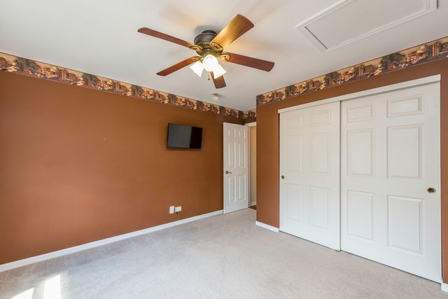 2896 Falling Waters Lane, Lindenhurst, IL 60046
