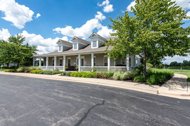 2896 Falling Waters Lane, Lindenhurst, IL 60046