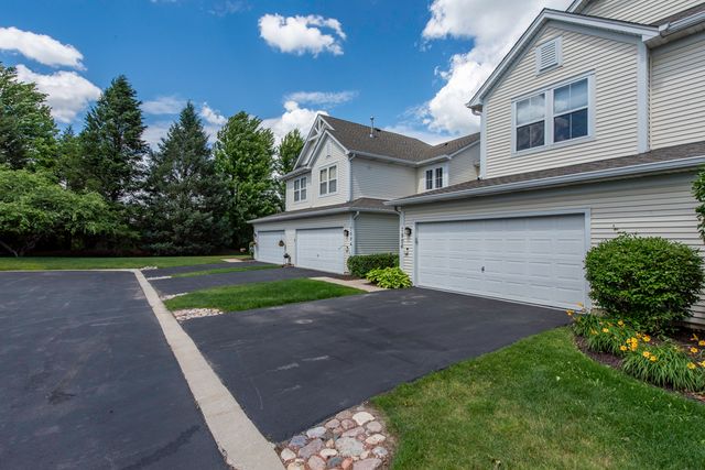 2896 Falling Waters Lane, Lindenhurst, IL 60046