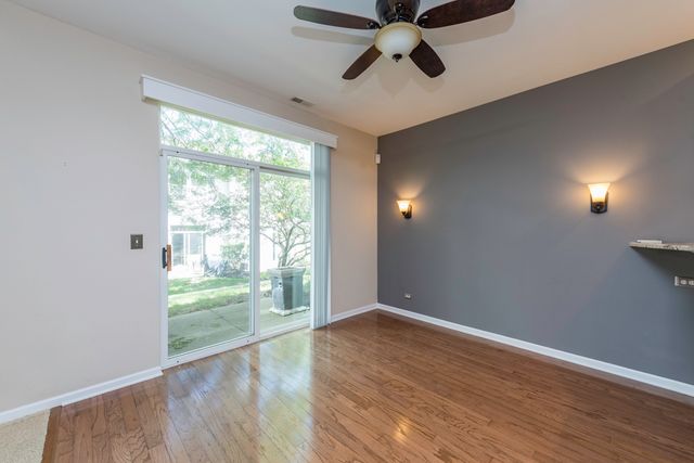 2896 Falling Waters Lane, Lindenhurst, IL 60046