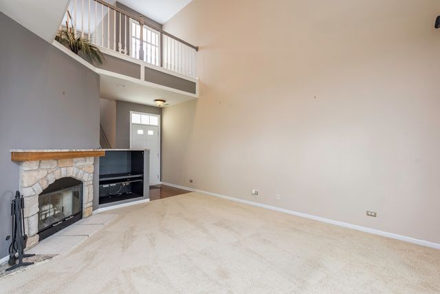2896 Falling Waters Lane, Lindenhurst, IL 60046