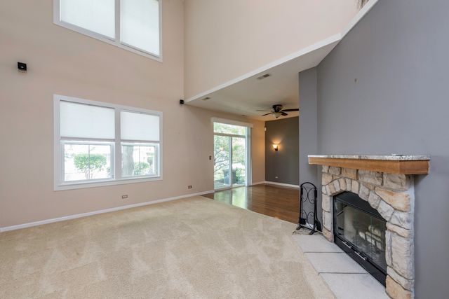 2896 Falling Waters Lane, Lindenhurst, IL 60046