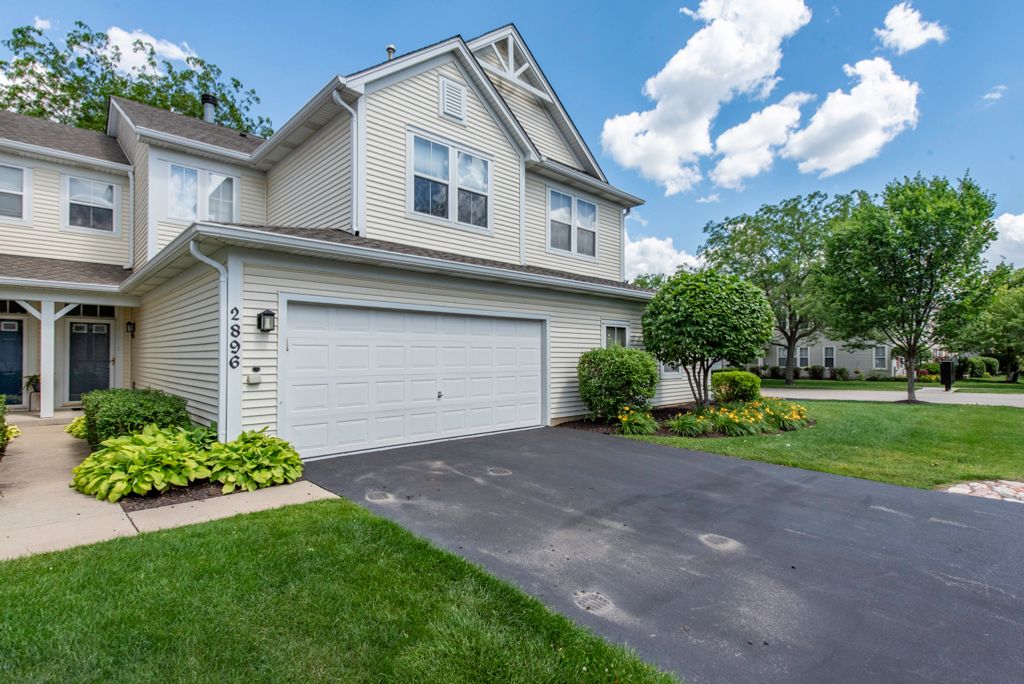 2896 Falling Waters Lane, Lindenhurst, IL 60046