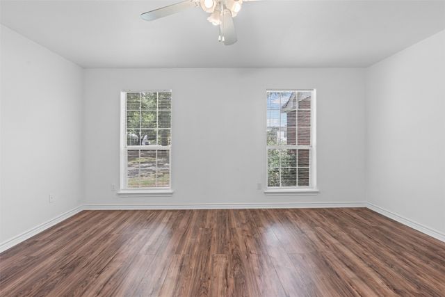 4818 Blue Water Circle, Granbury, TX 76049
