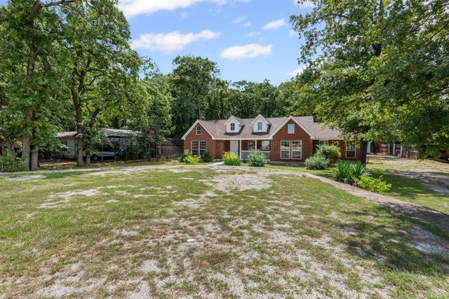 4818 Blue Water Circle, Granbury, TX 76049