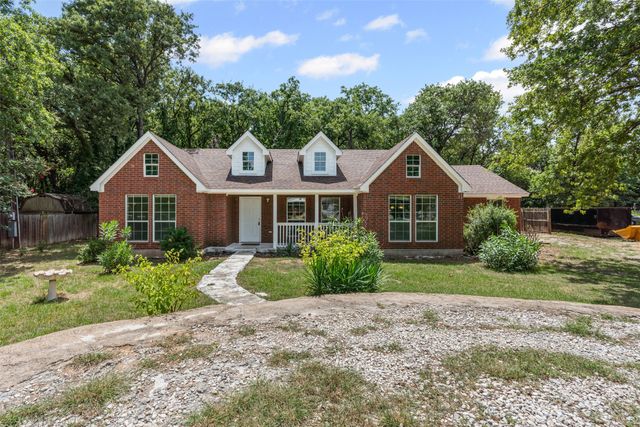4818 Blue Water Circle, Granbury, TX 76049