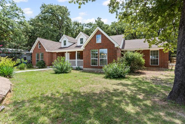 4818 Blue Water Circle, Granbury, TX 76049