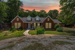 4818 Blue Water Circle, Granbury, TX 76049