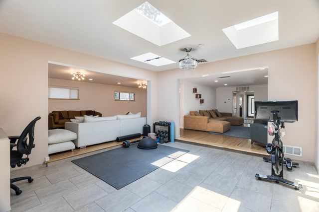 630 Sierra Drive SE, Albuquerque, NM 87108