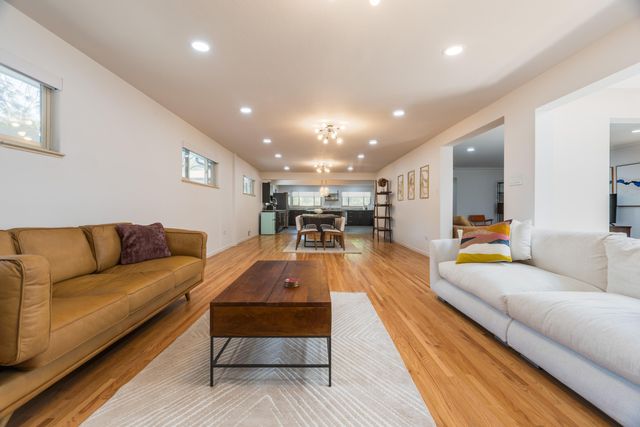 630 Sierra Drive SE, Albuquerque, NM 87108