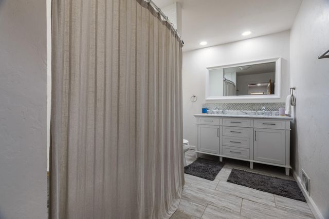 630 Sierra Drive SE, Albuquerque, NM 87108