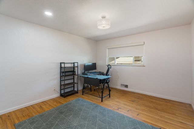 630 Sierra Drive SE, Albuquerque, NM 87108