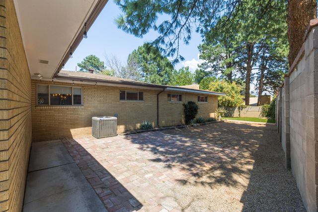 630 Sierra Drive SE, Albuquerque, NM 87108