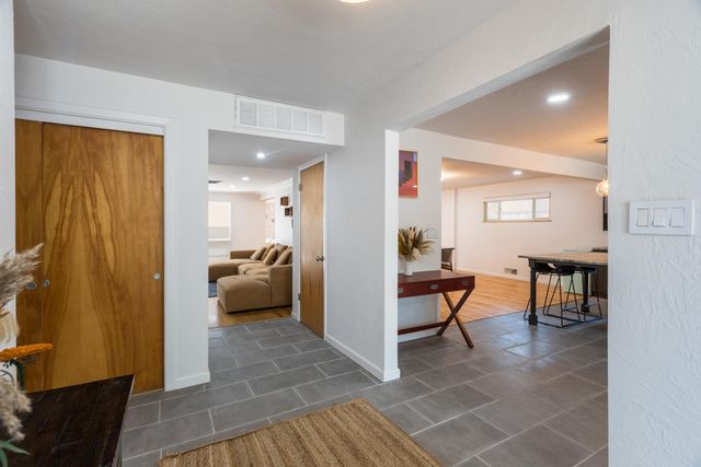 630 Sierra Drive SE, Albuquerque, NM 87108