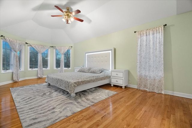 325 Williams Street, Roselle, IL 60172