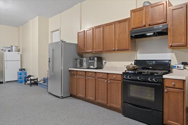 325 Williams Street, Roselle, IL 60172