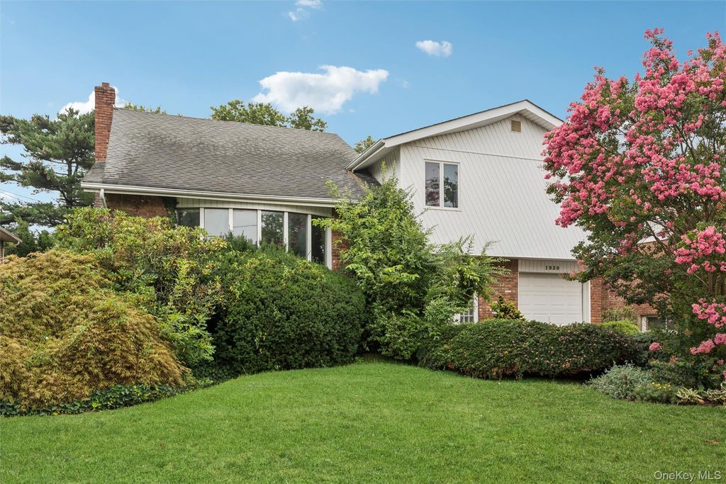 1939 Leonard Lane, Merrick, NY 11566 — exterior