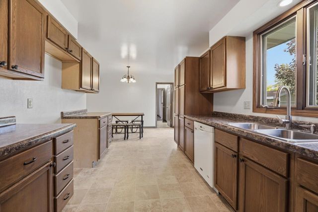 1712 McKinley STREET, New Holstein, WI 53061