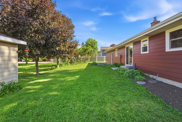 1712 McKinley STREET, New Holstein, WI 53061