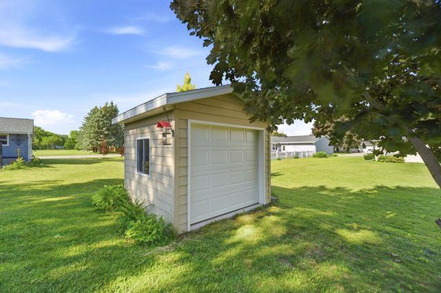 1712 McKinley STREET, New Holstein, WI 53061