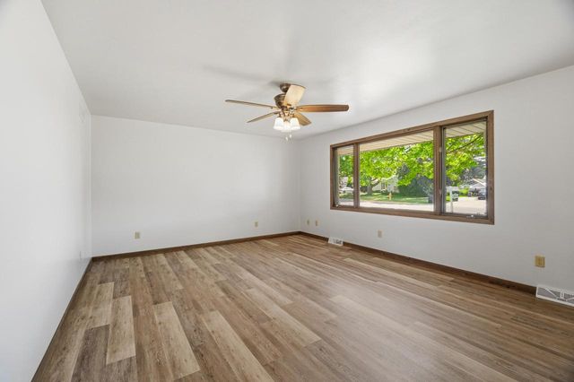 1712 McKinley STREET, New Holstein, WI 53061