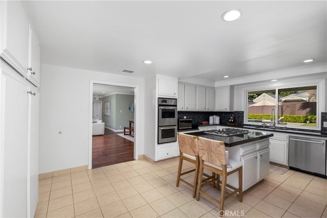 3611 Grayburn Road, Pasadena, CA 91107