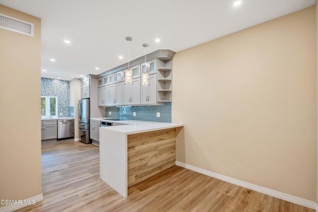 5530 Spanish Oak Lane F, Oak Park, CA 91377