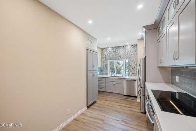 5530 Spanish Oak Lane F, Oak Park, CA 91377