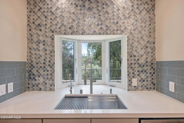 5530 Spanish Oak Lane F, Oak Park, CA 91377