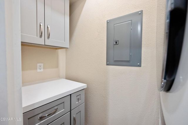 5530 Spanish Oak Lane F, Oak Park, CA 91377