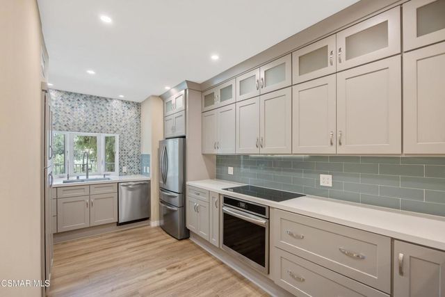 5530 Spanish Oak Lane F, Oak Park, CA 91377