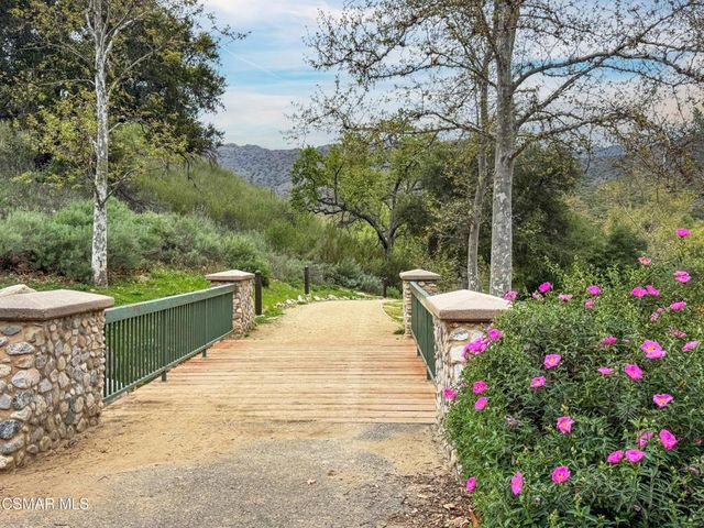 5530 Spanish Oak Lane F, Oak Park, CA 91377