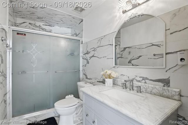 21019 Birchwood Lane, Macomb, MI 48044