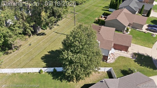 21019 Birchwood Lane, Macomb, MI 48044
