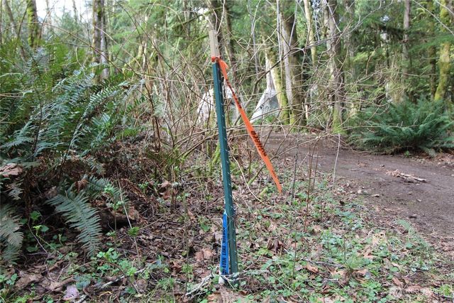 6509 NE Sid Price Road, Poulsbo, WA 98370