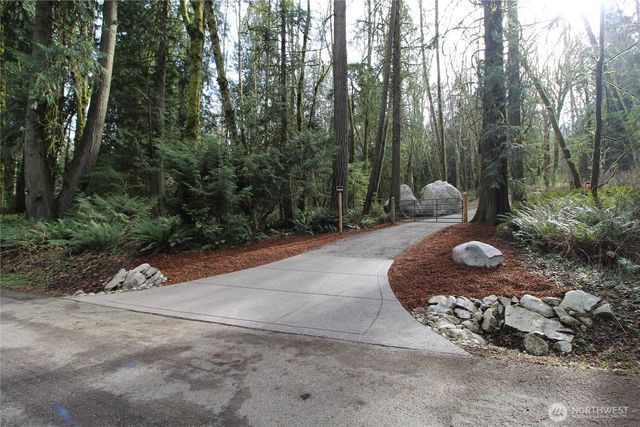 6509 NE Sid Price Road, Poulsbo, WA 98370