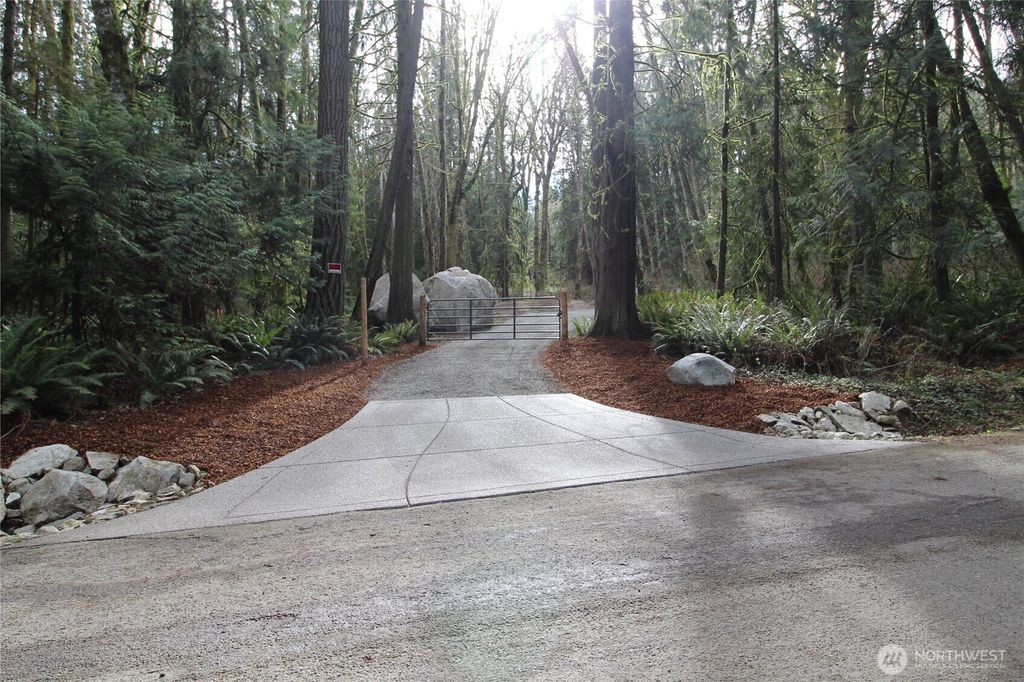 6509 NE Sid Price Road, Poulsbo, WA 98370