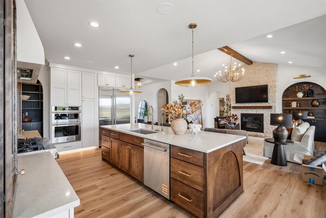 306 Emmett Court, Norwalk, IA 50211