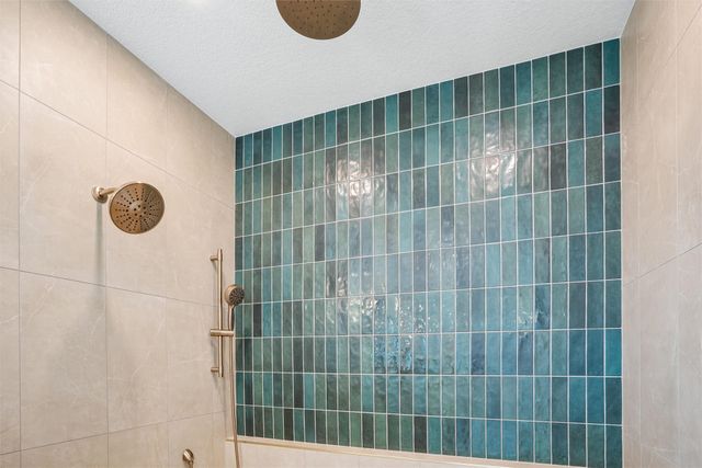 306 Emmett Court, Norwalk, IA 50211