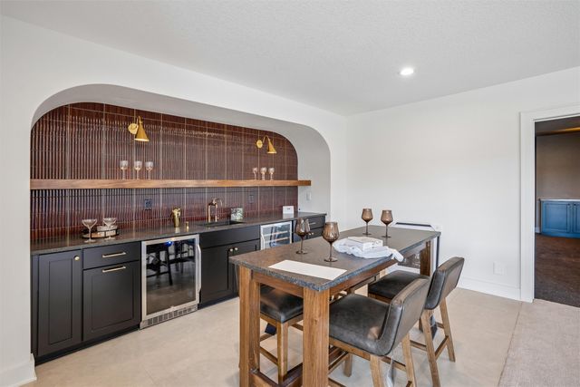 306 Emmett Court, Norwalk, IA 50211