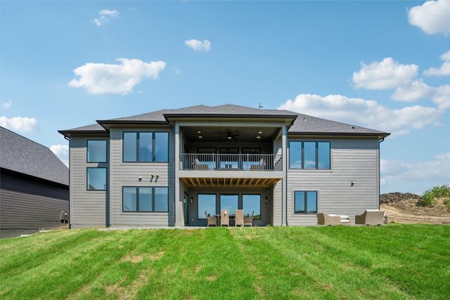306 Emmett Court, Norwalk, IA 50211