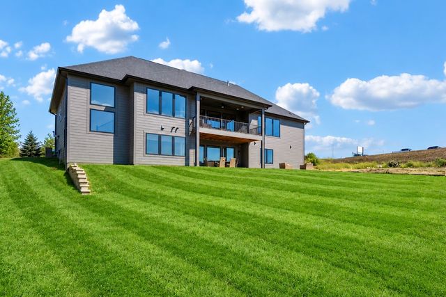 306 Emmett Court, Norwalk, IA 50211