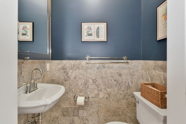 285 Clarendon St 3, Boston, MA 02116