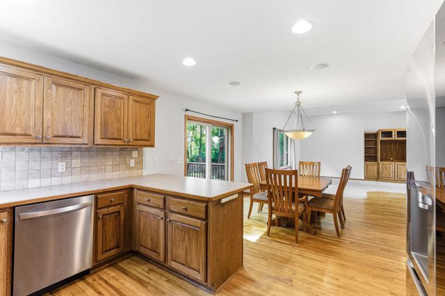 9918 Kiwi Avenue N, Brooklyn Park, MN 55443