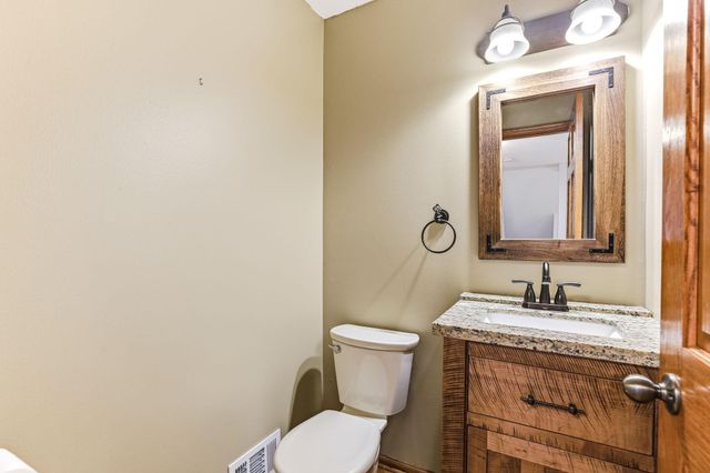 9918 Kiwi Avenue N, Brooklyn Park, MN 55443