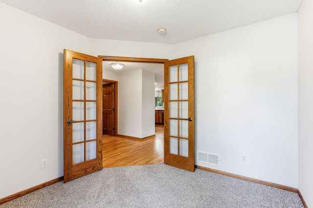 9918 Kiwi Avenue N, Brooklyn Park, MN 55443