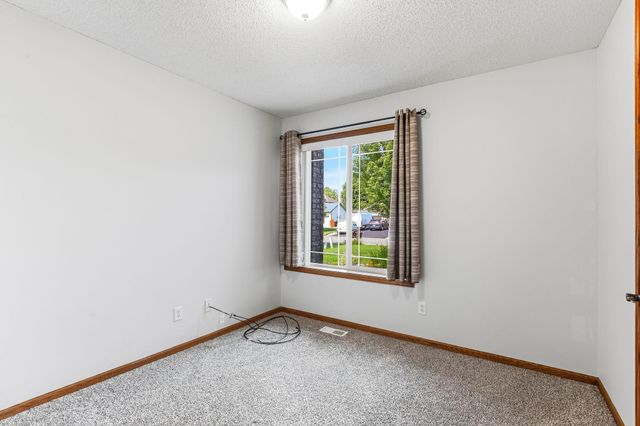 9918 Kiwi Avenue N, Brooklyn Park, MN 55443