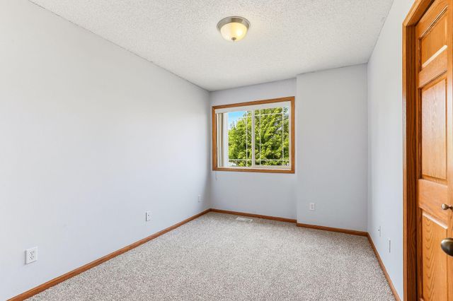 9918 Kiwi Avenue N, Brooklyn Park, MN 55443