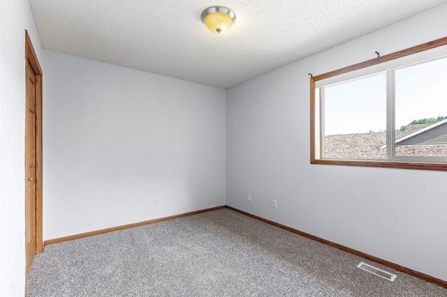 9918 Kiwi Avenue N, Brooklyn Park, MN 55443