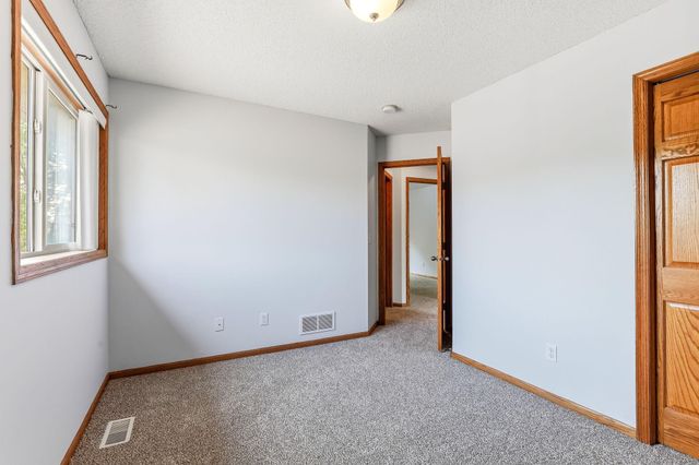 9918 Kiwi Avenue N, Brooklyn Park, MN 55443